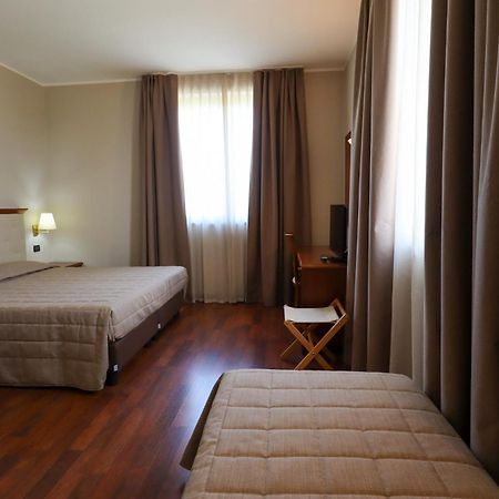 Hotel Rizzi Кастель-Сан-Джованни Экстерьер фото