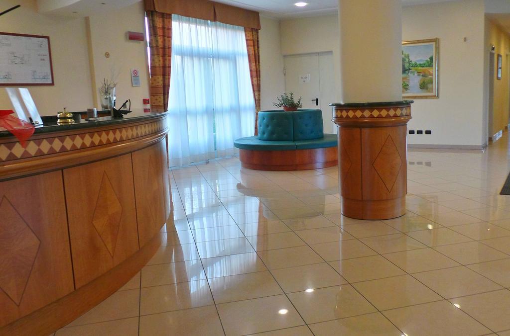 Hotel Rizzi Кастель-Сан-Джованни Экстерьер фото