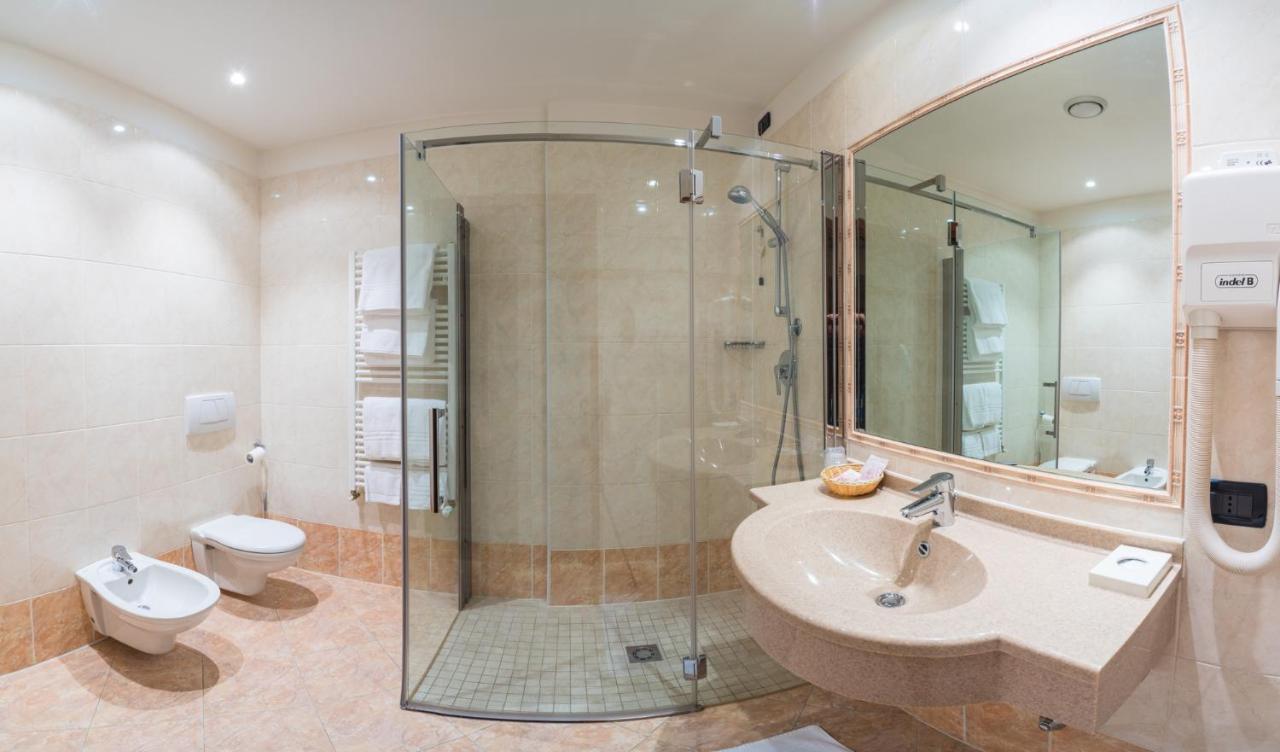 Hotel Rizzi Кастель-Сан-Джованни Экстерьер фото