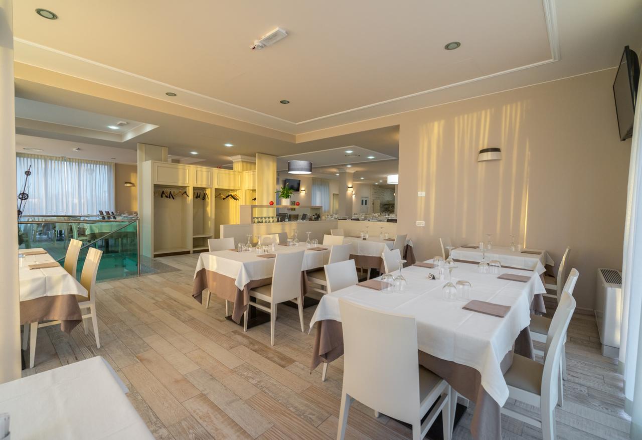 Hotel Rizzi Кастель-Сан-Джованни Экстерьер фото
